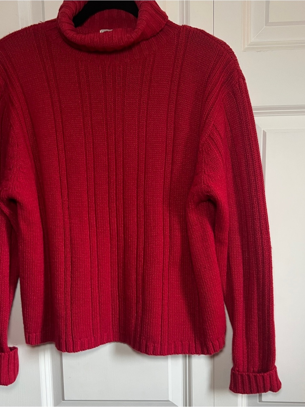 ๐Basic Editions Red Ribbed Turtleneck Sweater Medium - Picture 6 of 10